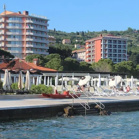 Apartma 6 *