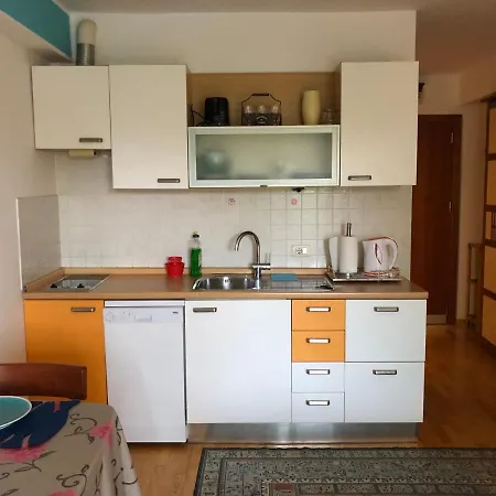 6 Apartma *